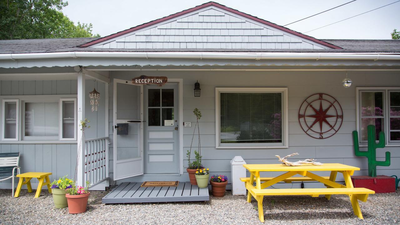 Merrybell Motel Lincolnville Exterior photo